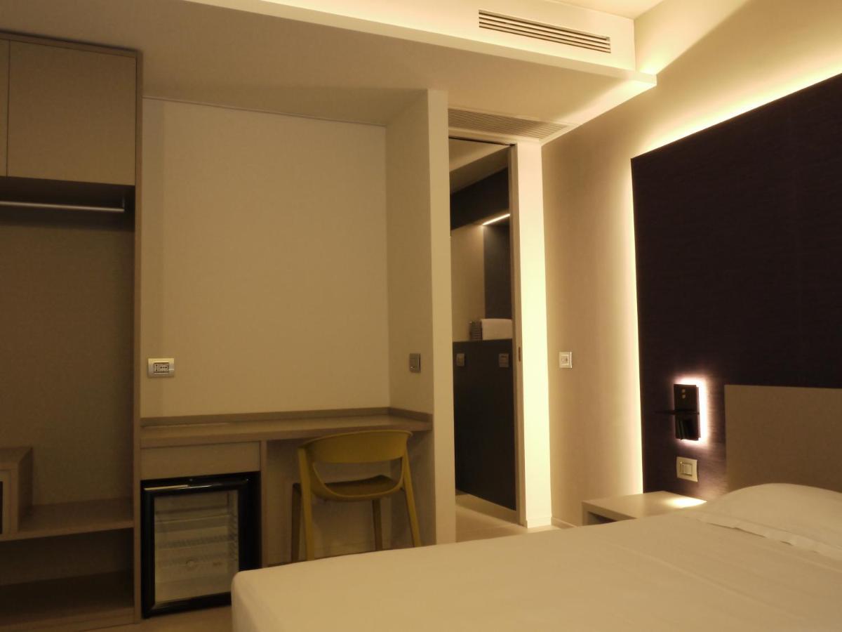 Rb Del Teatro&Apartaments イーモラ エクステリア 写真