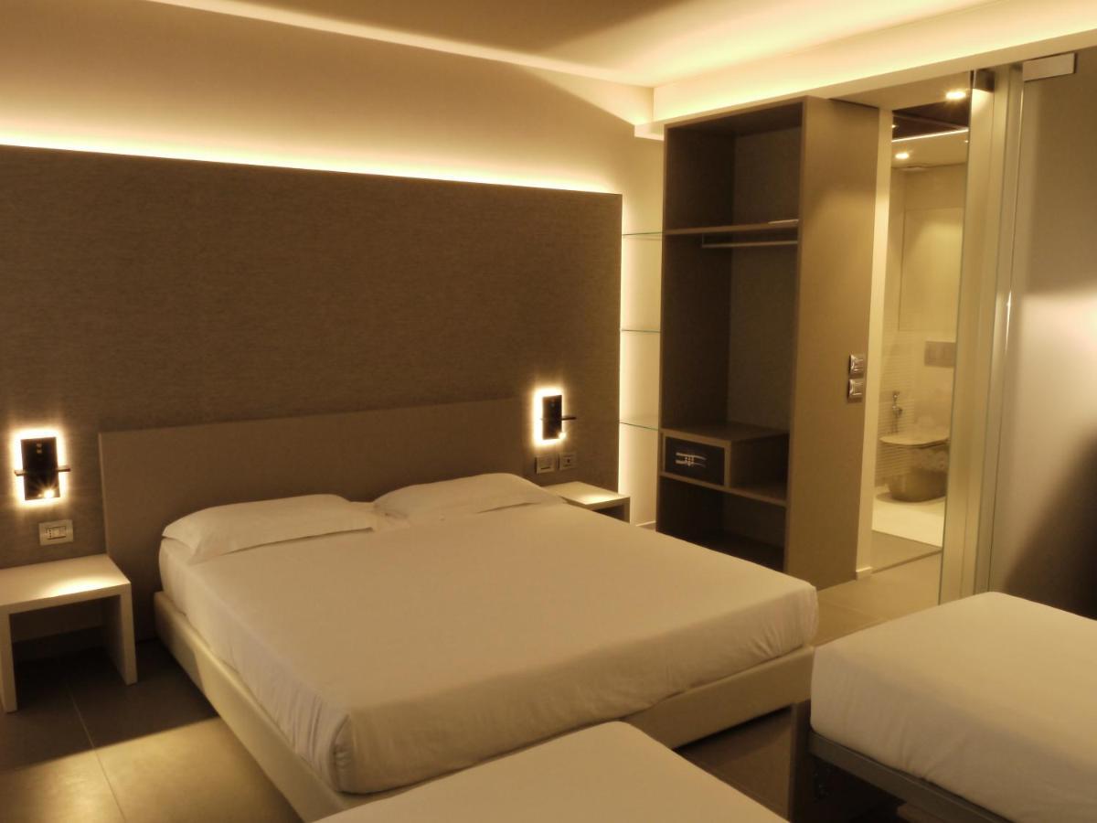 Rb Del Teatro&Apartaments イーモラ エクステリア 写真